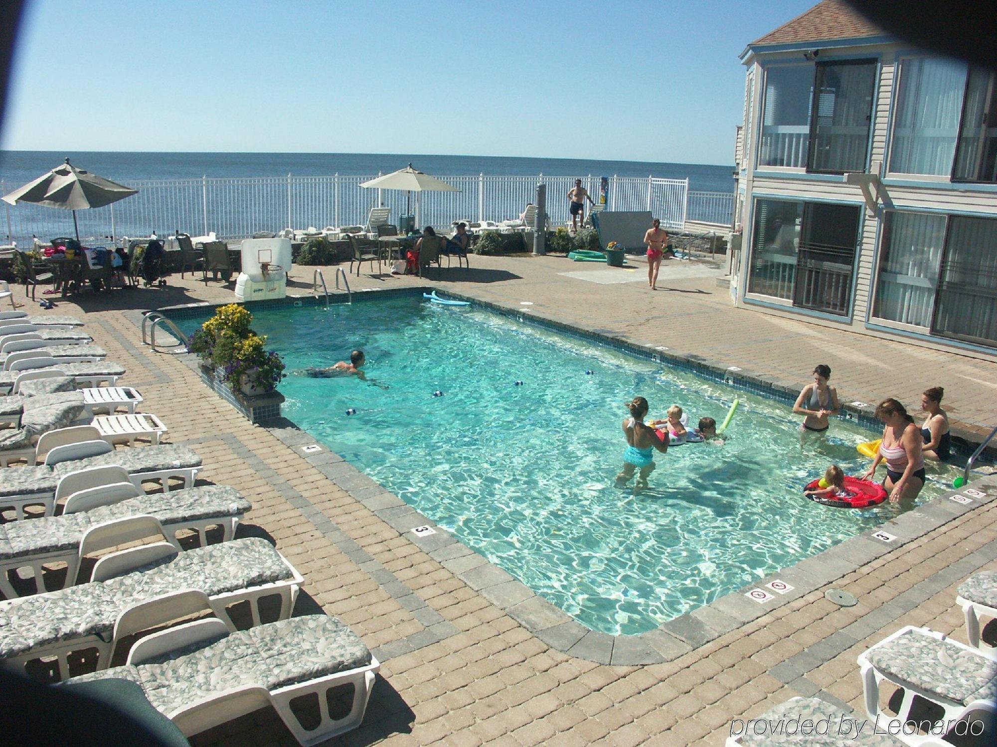 The Corsair & Cross Rip Oceanfront Motel Dennisport Bagian luar foto