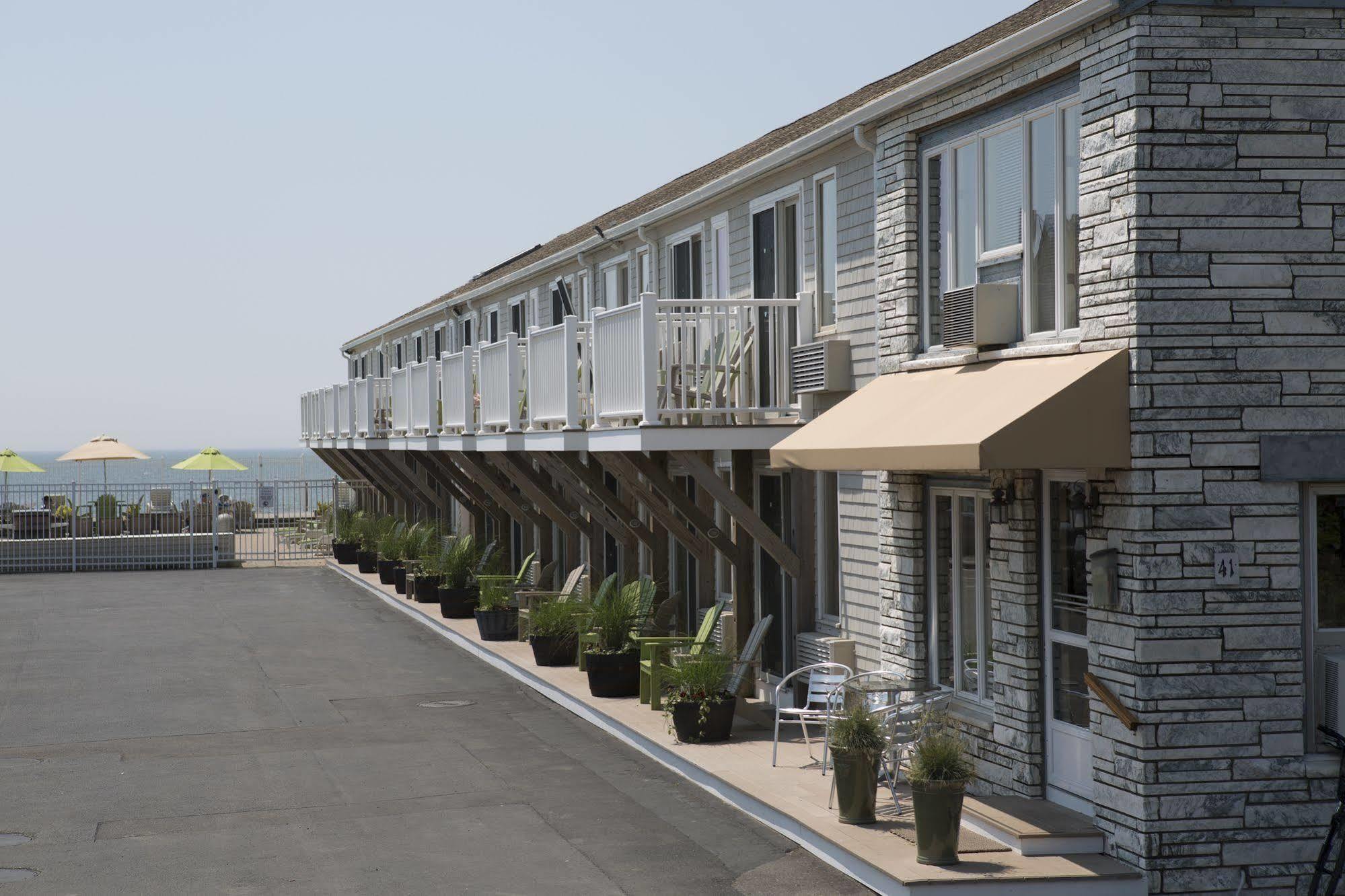 The Corsair & Cross Rip Oceanfront Motel Dennisport Bagian luar foto